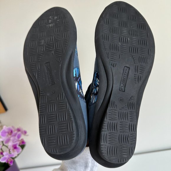 Funky Blue Leather Mary Janes with Contrasting Print Inserts - Picture 7 of 8